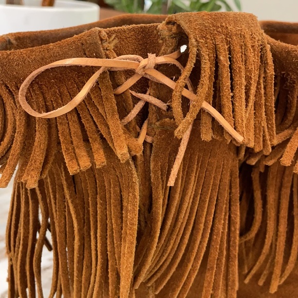 Genuine suede Minnetonka Boots - Picture 7 of 13